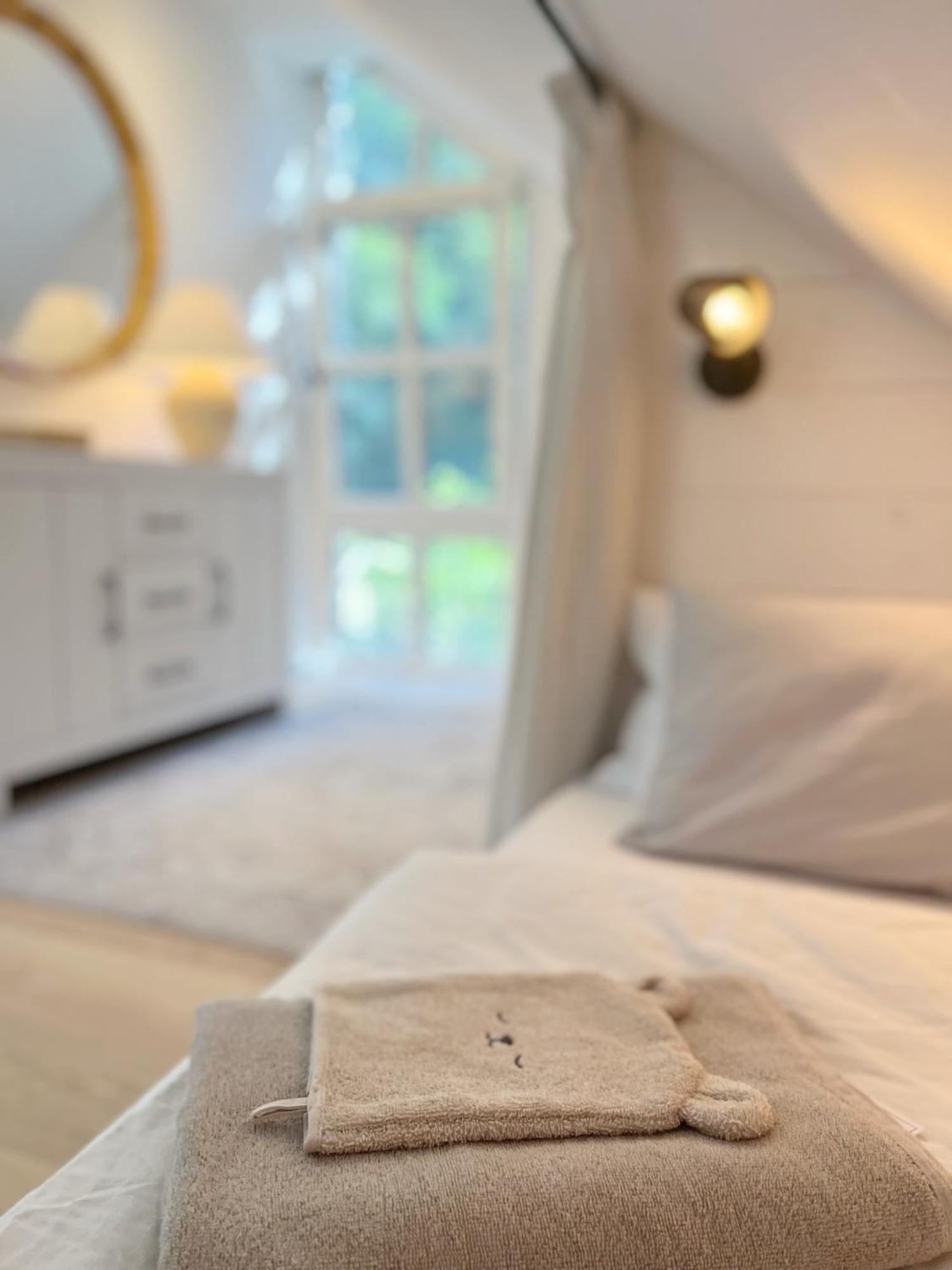 Tauberchalet I Boutique-Ferienhaus Mit Sauna, Whirlpool & Natur I 10Min Walk To Historic Old Town Rothenburg ob der Tauber Luaran gambar