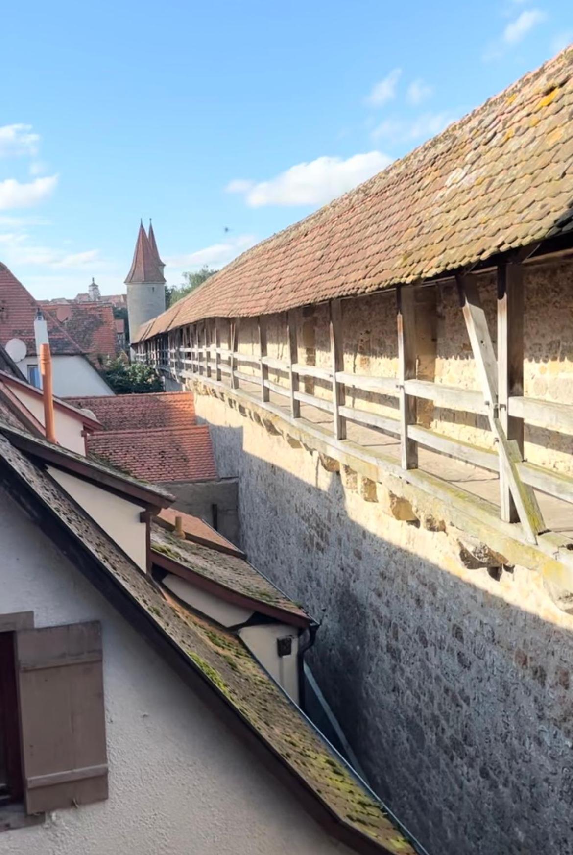 Tauberchalet I Boutique-Ferienhaus Mit Sauna, Whirlpool & Natur I 10Min Walk To Historic Old Town Rothenburg ob der Tauber Luaran gambar